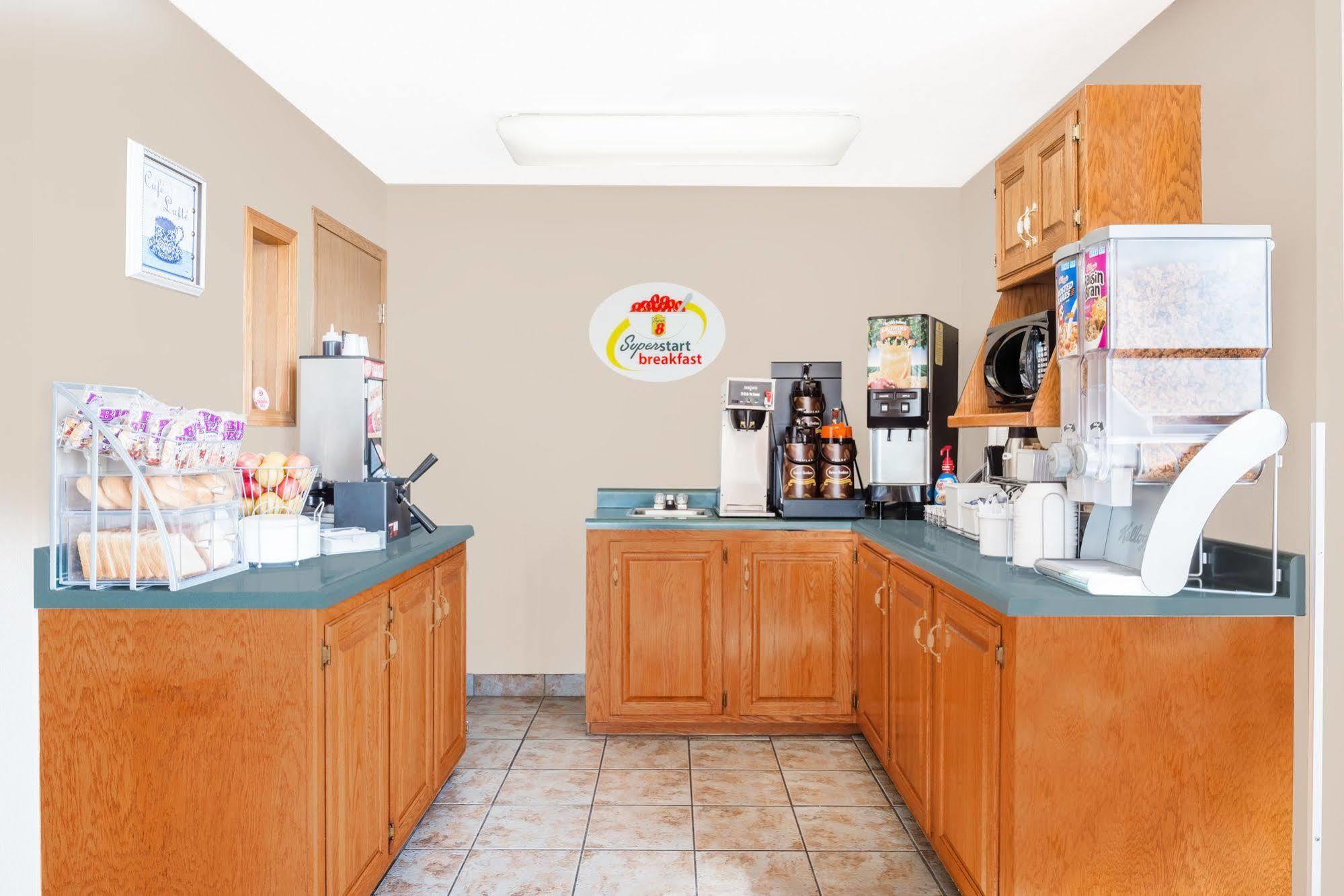 Super 8 By Wyndham Bolivar Extérieur photo